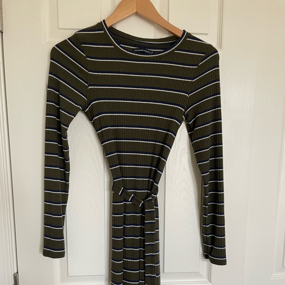 Abercrombie and Fitch Sweater Dress with Belt